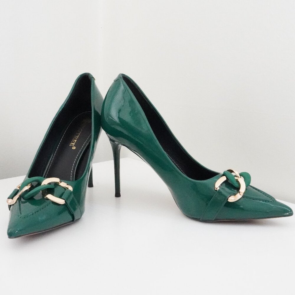 Green Patent Leather Stilettos w/ Gold Chain Detail | Size 9